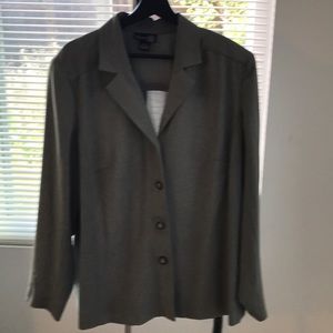 Plus size pant suite size 18/20 Gray color.